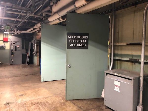 floor - Keep Doors Closed At All Times