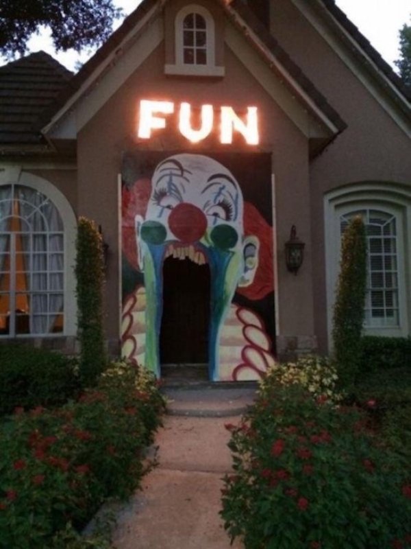 scary halloween entrance - Fun