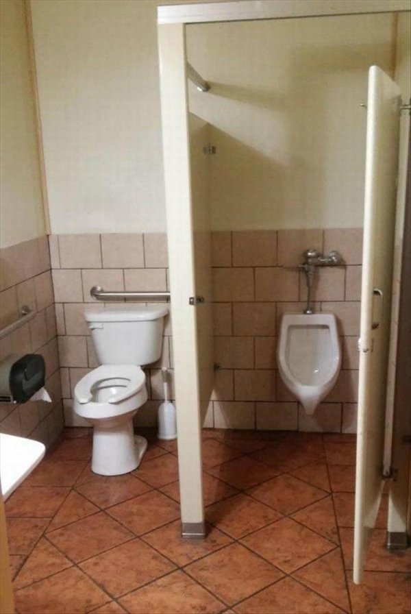 r crappydesign bathroom