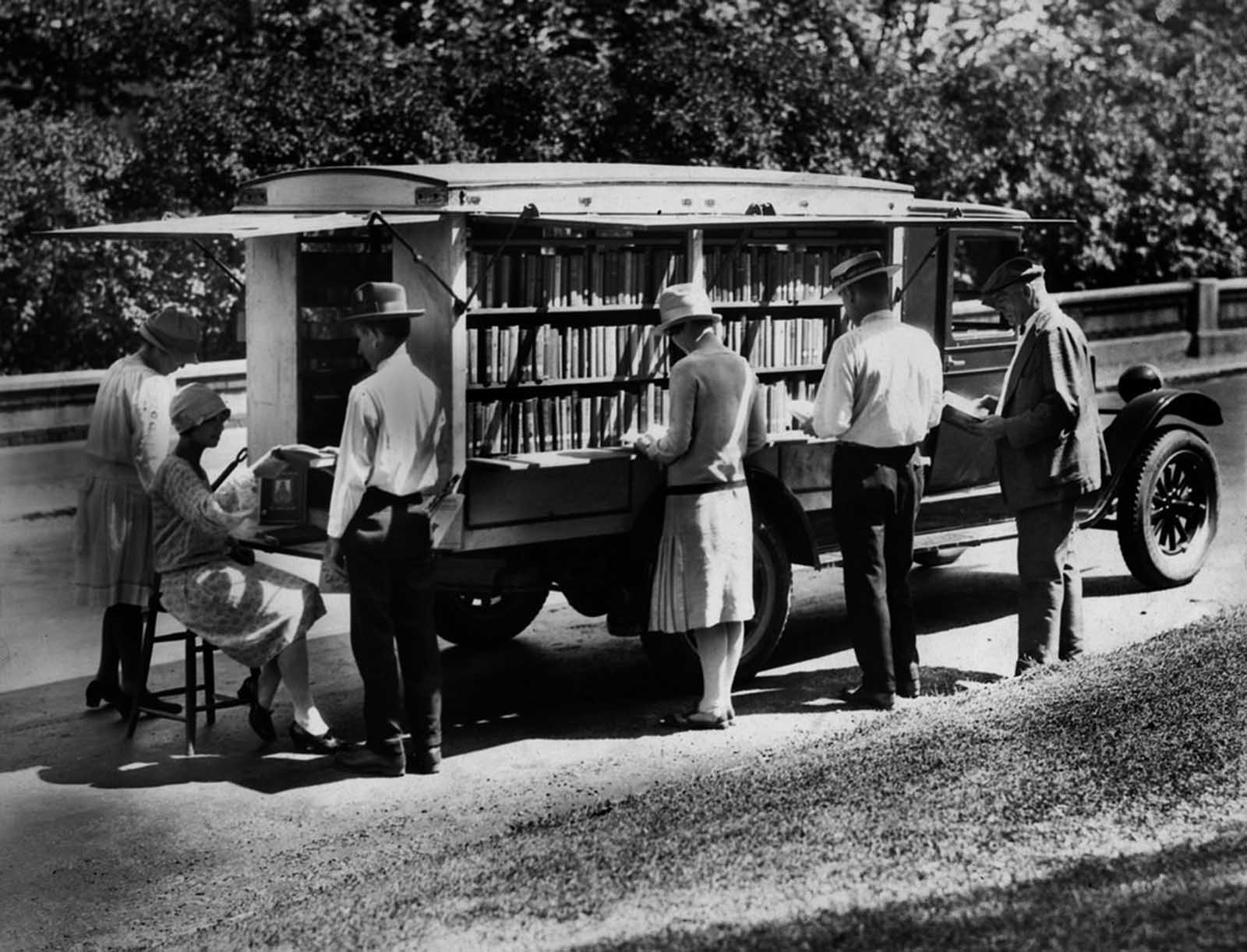 library on wheels