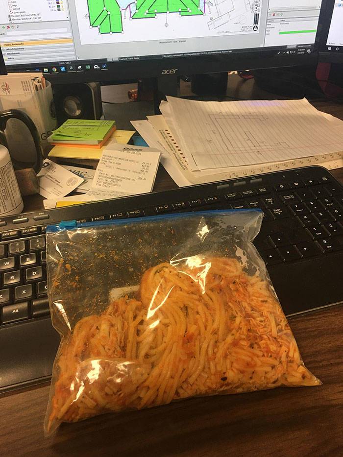 spaghetti in tupperware - acer o