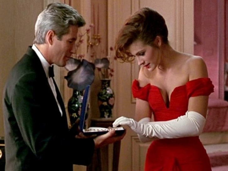 Richard Gere closing the case on Julia Roberts' fingers in Pretty Woman was not in the script.