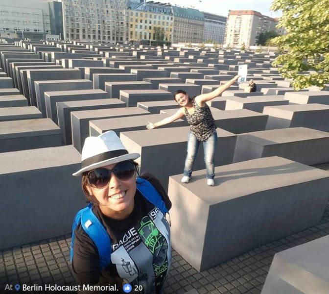 shahak shapira yolocaust - Rague . At Berlin Holocaust Memorial. 20