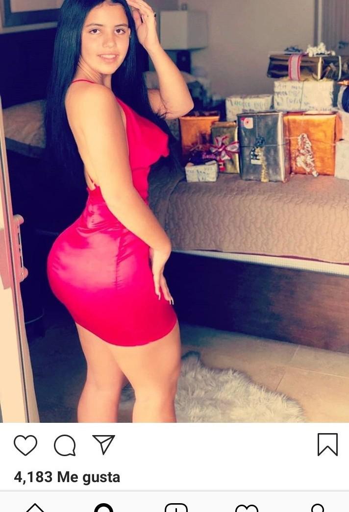 fake girls of Instagram - shoulder and fake butt