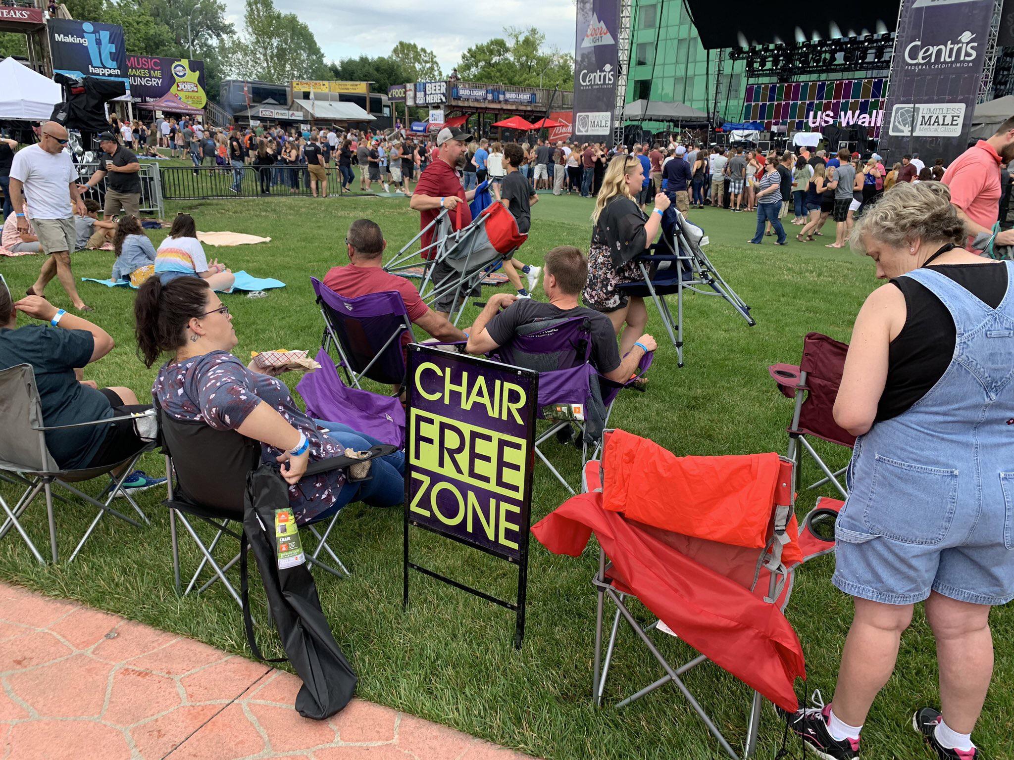 crowd - Chair Free Zone