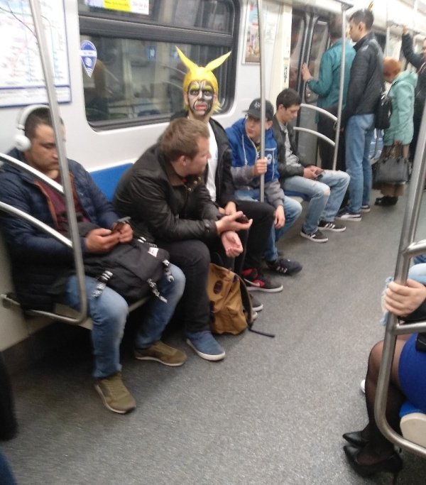 32 People on the subway that might confuse you.