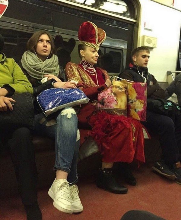 32 People on the subway that might confuse you.