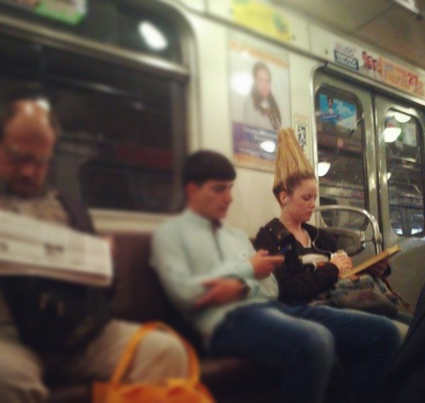 32 People on the subway that might confuse you.