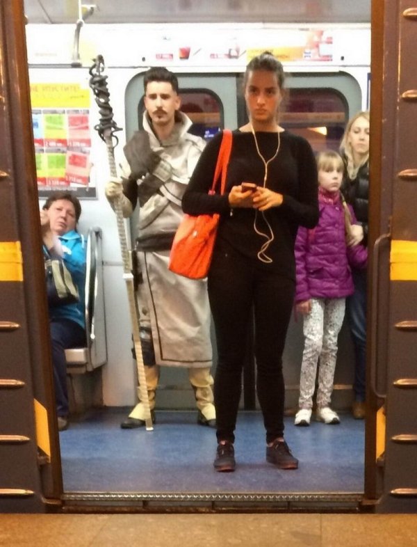 32 People on the subway that might confuse you.