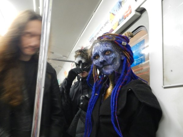 32 People on the subway that might confuse you.