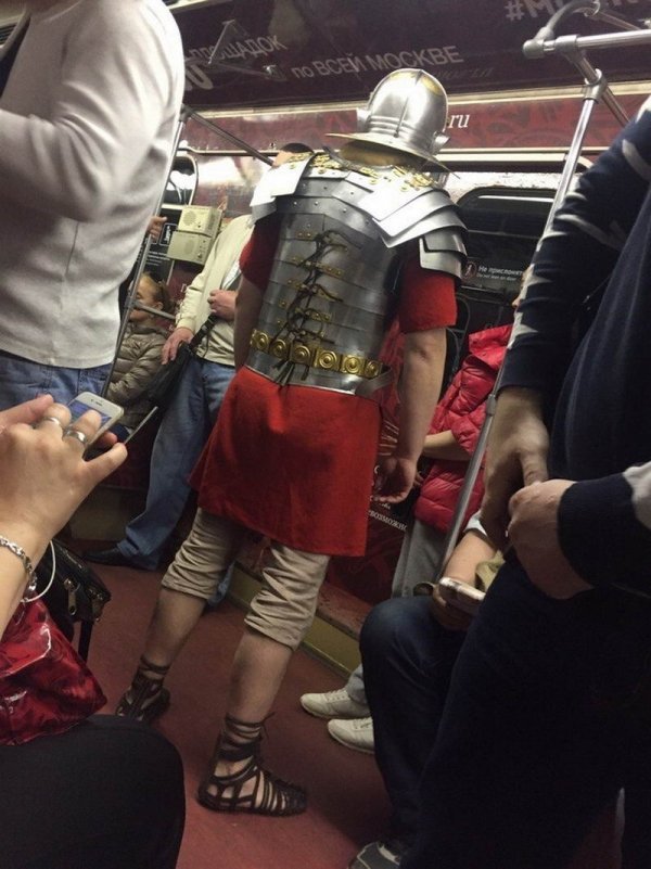 32 People on the subway that might confuse you.