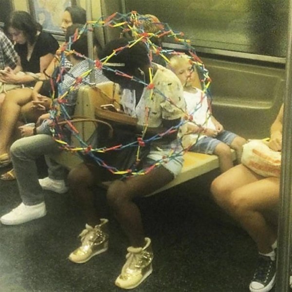 32 People on the subway that might confuse you.