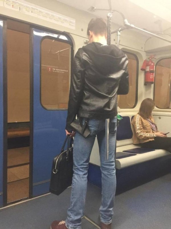 32 People on the subway that might confuse you.