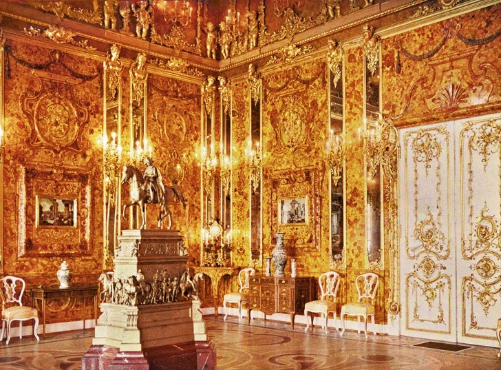 During World War II, the Nazis came and looted the amber room and later shipped it to Königsberg, Germany, worth 142 Million dollars.