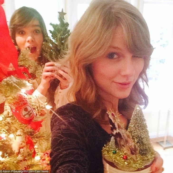 hailee steinfeld and taylor swift christmas