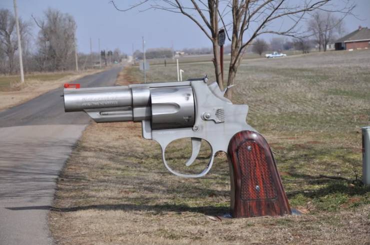 gun mailbox