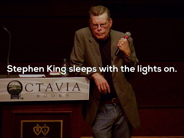 Stephen King - Stephen King sleeps with the lights on. Octavia Books