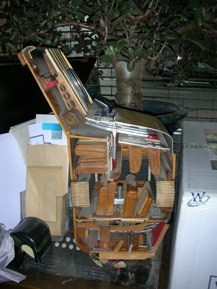 cut in half accordion inside - Rican Press