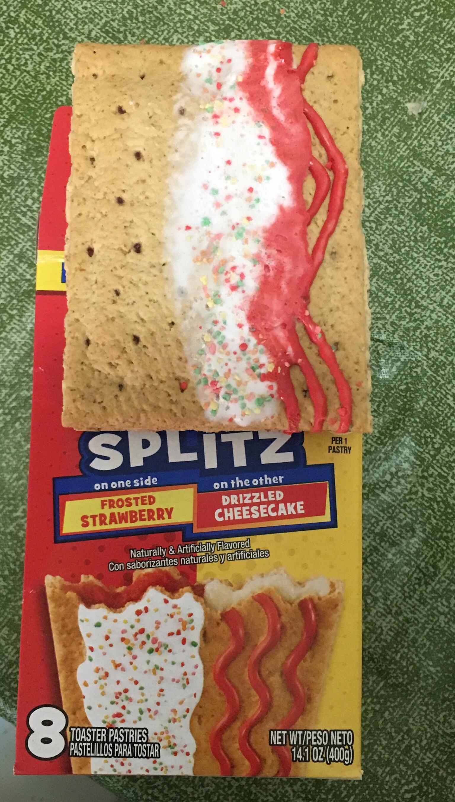 snack - Splitz SpIT2 om one side Frosted Strawberry on the other Drizzled Cheesecake . Toaste Pastres Het Wtpeso Neto