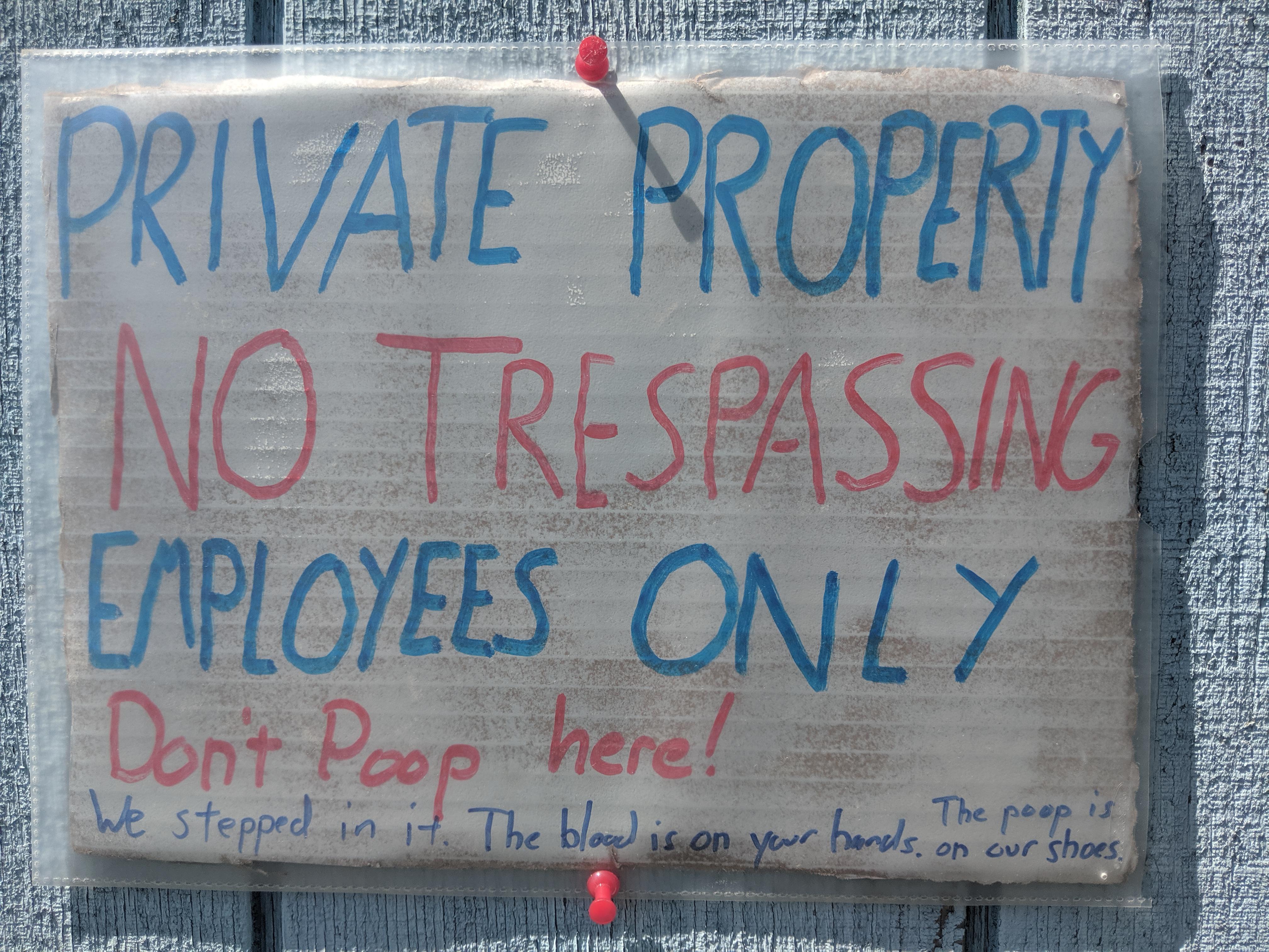 wall - To See Private Property No Trespassing Employees Only Pel Crpz etwas ter