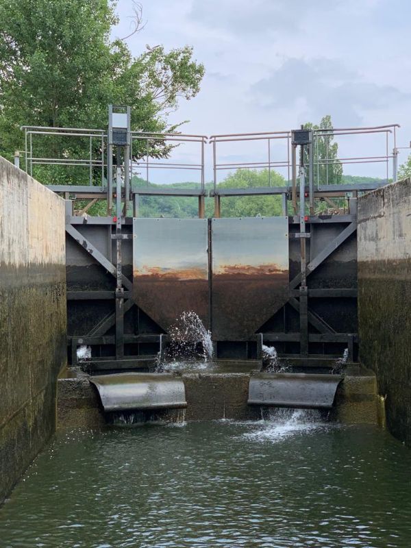 “This rusty lock gate looking like a painting.”