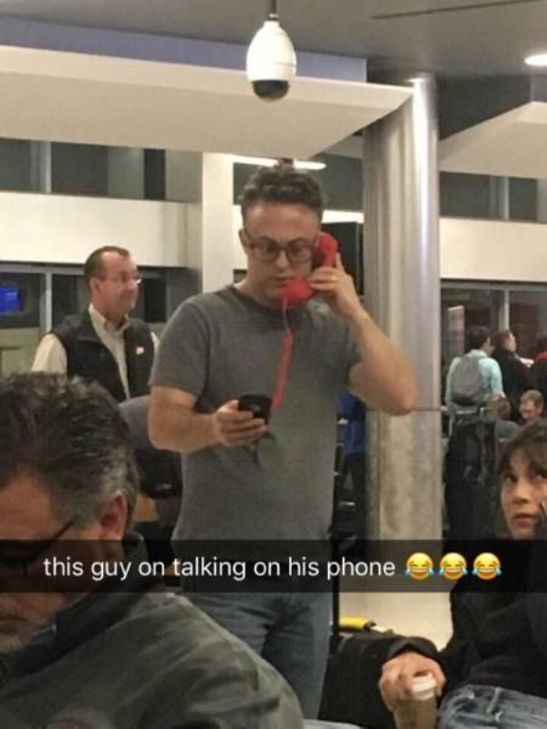 act of stupidity event - this guy on talking on his phone