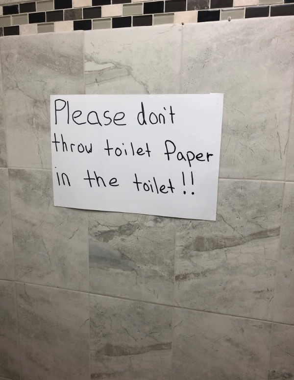 wall - Please don't throw toilet Paper in the toilet !!