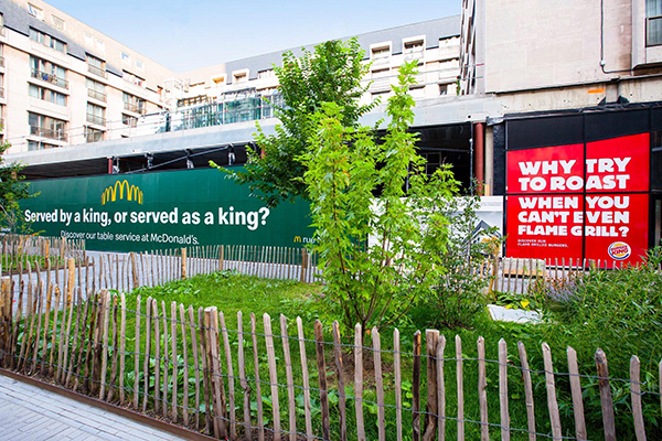 burger king trolling mcdonald's - Why Try Served by a king, or served as a king? To Roast When You Can'T Even Flame Grill? in our table service at McDonald's. CB21 Apra