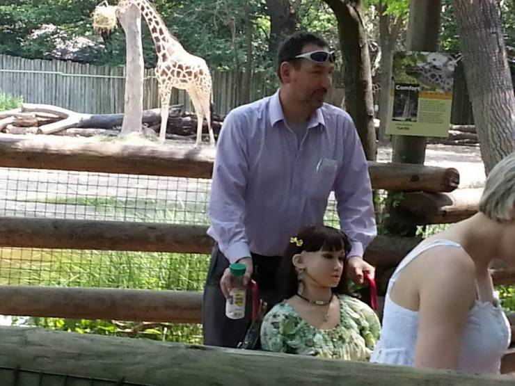 wtf brookfield zoo man with mannequin