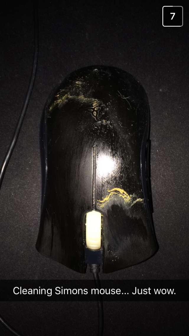 lighting - Cleaning Simons mouse... Just wow.