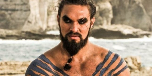 Jason Momoa’s bad ass trademark scar was earned when a guy smashed a beer glass on his face causing a gash requiring 140 stitches.