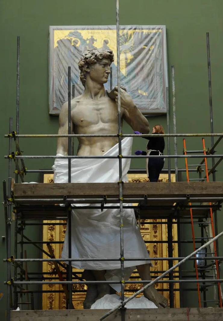 this is how big Michaelangelo's "David" statue is