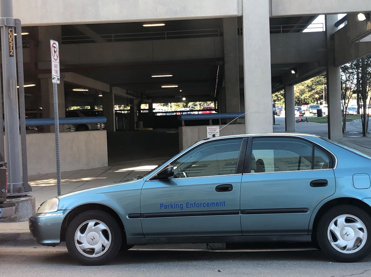 mid size car - Uolonn Parking Enforcement