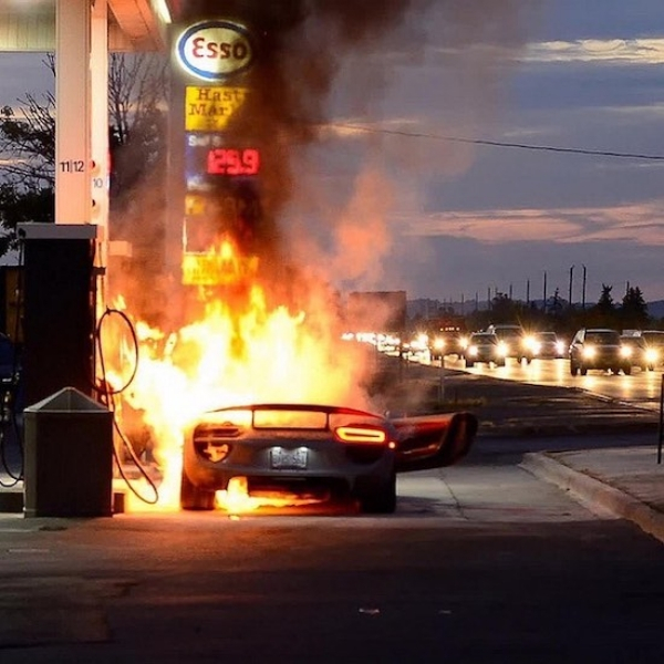 porsche 918 spyder fire