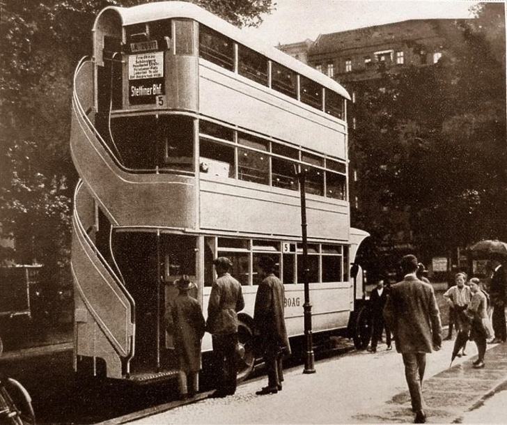 triple decker bus - Selfner Boag