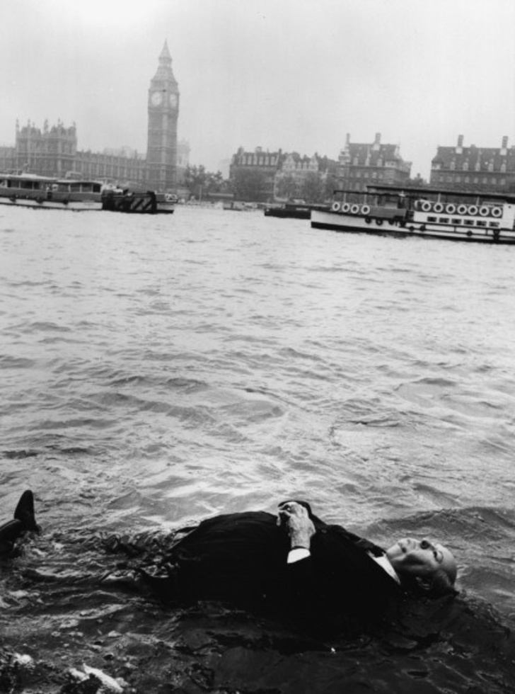 alfred hitchcock in the thames -