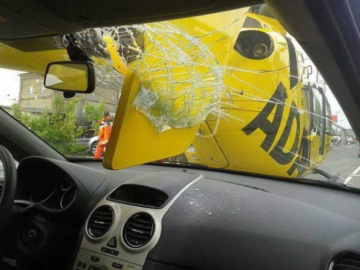 adac helicopter lands on car