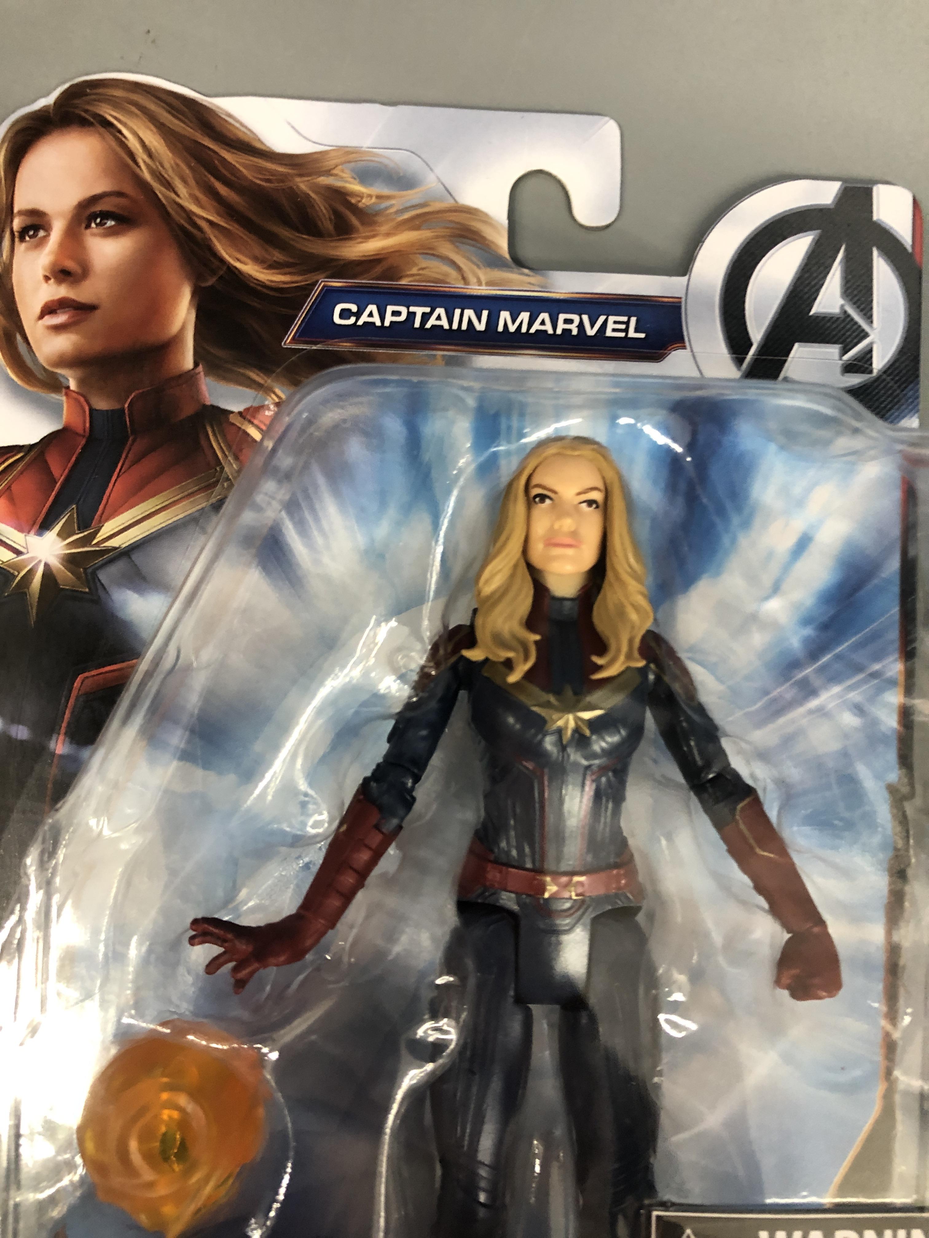 action figure - Captain Marvel