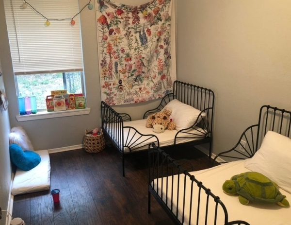 4 months ago, my daughters and I were staying at a shelter. It’s taken me too long to give them a decent bedroom. Despite the challenges, I’m quite happy.