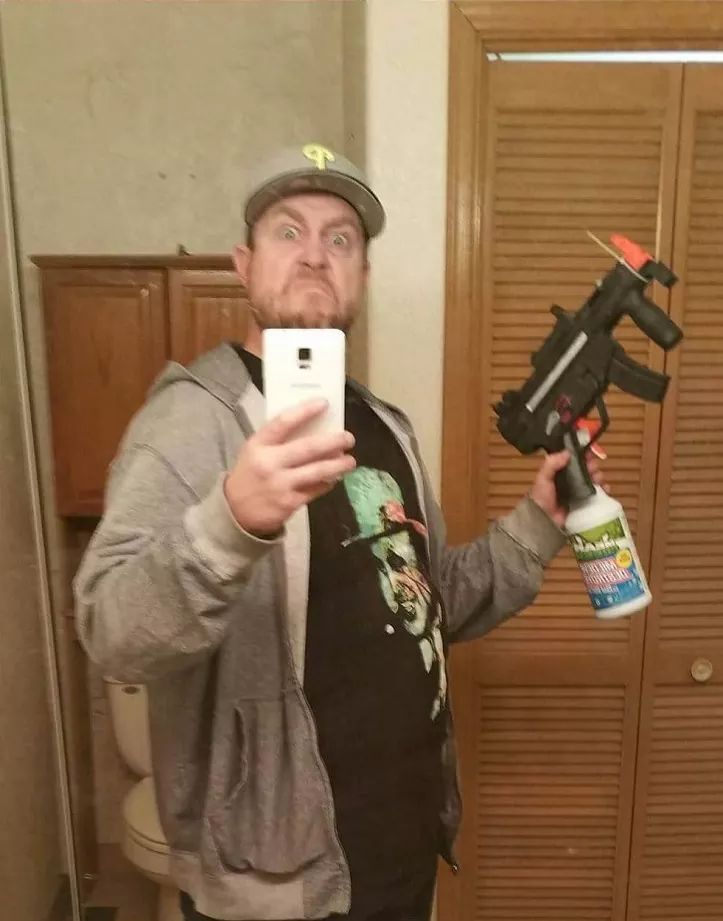 30 People Who Think They Have Some Real Gangster Weapons.