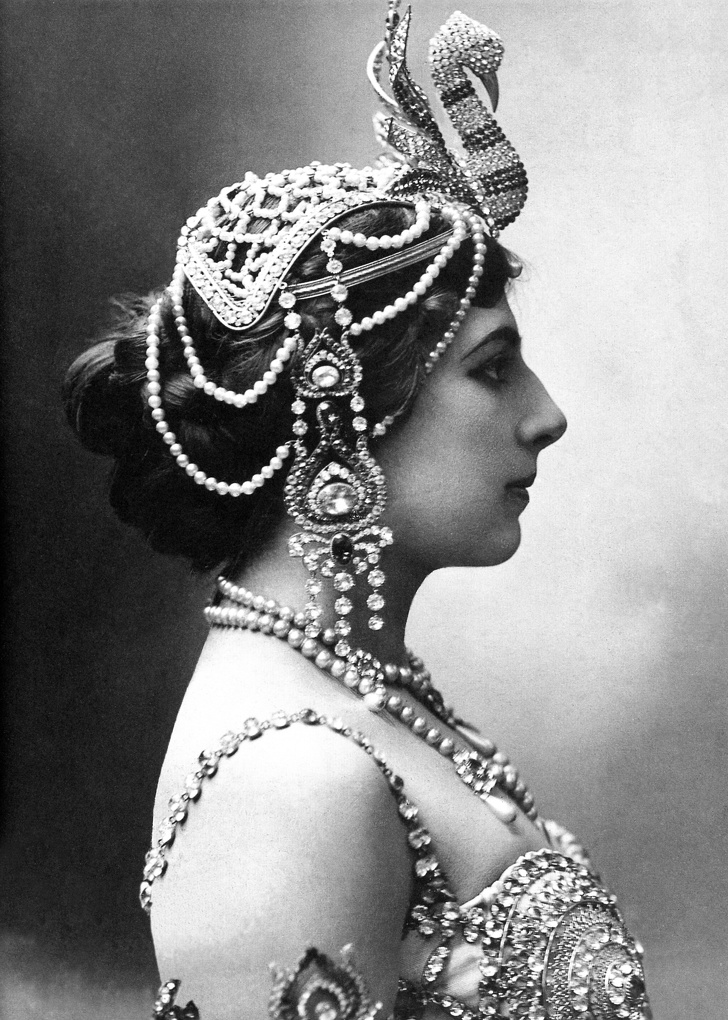 Mata Hari, 1910