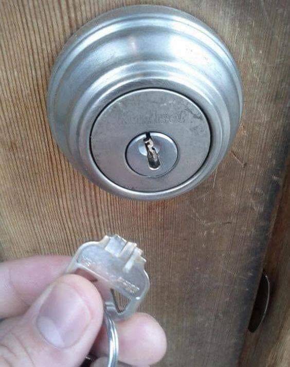 broken key in door