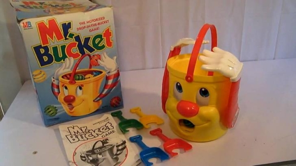 toy - The Motorized DropIn The Bucket Game Baka