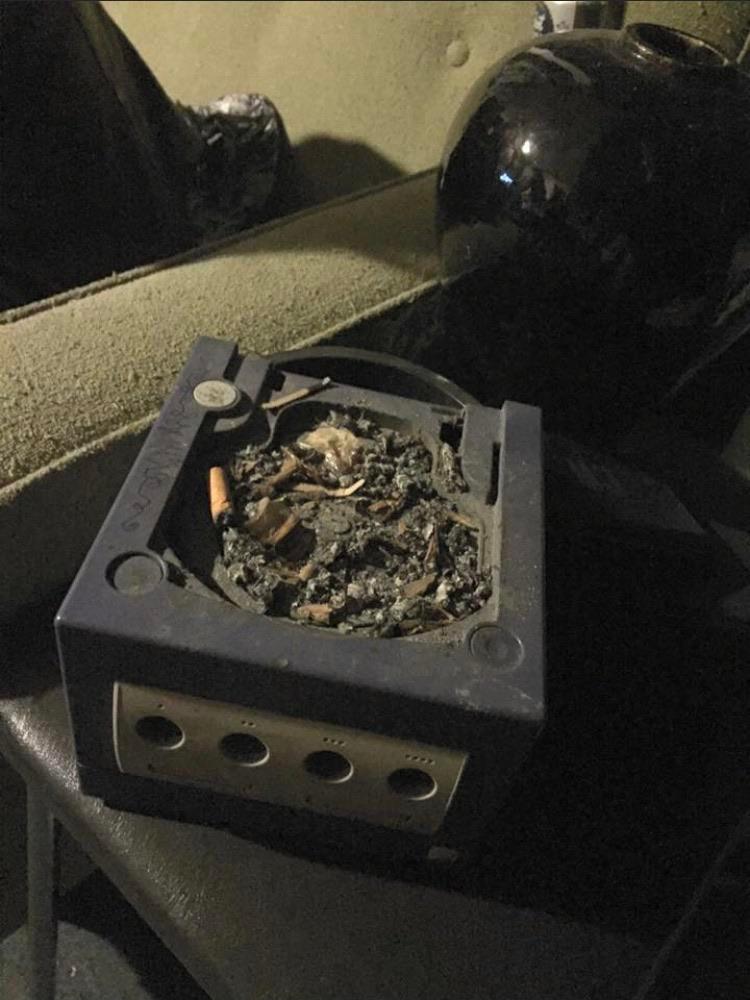 gamecube ashtray