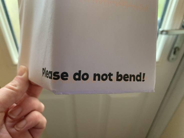 label - Please do not bend!