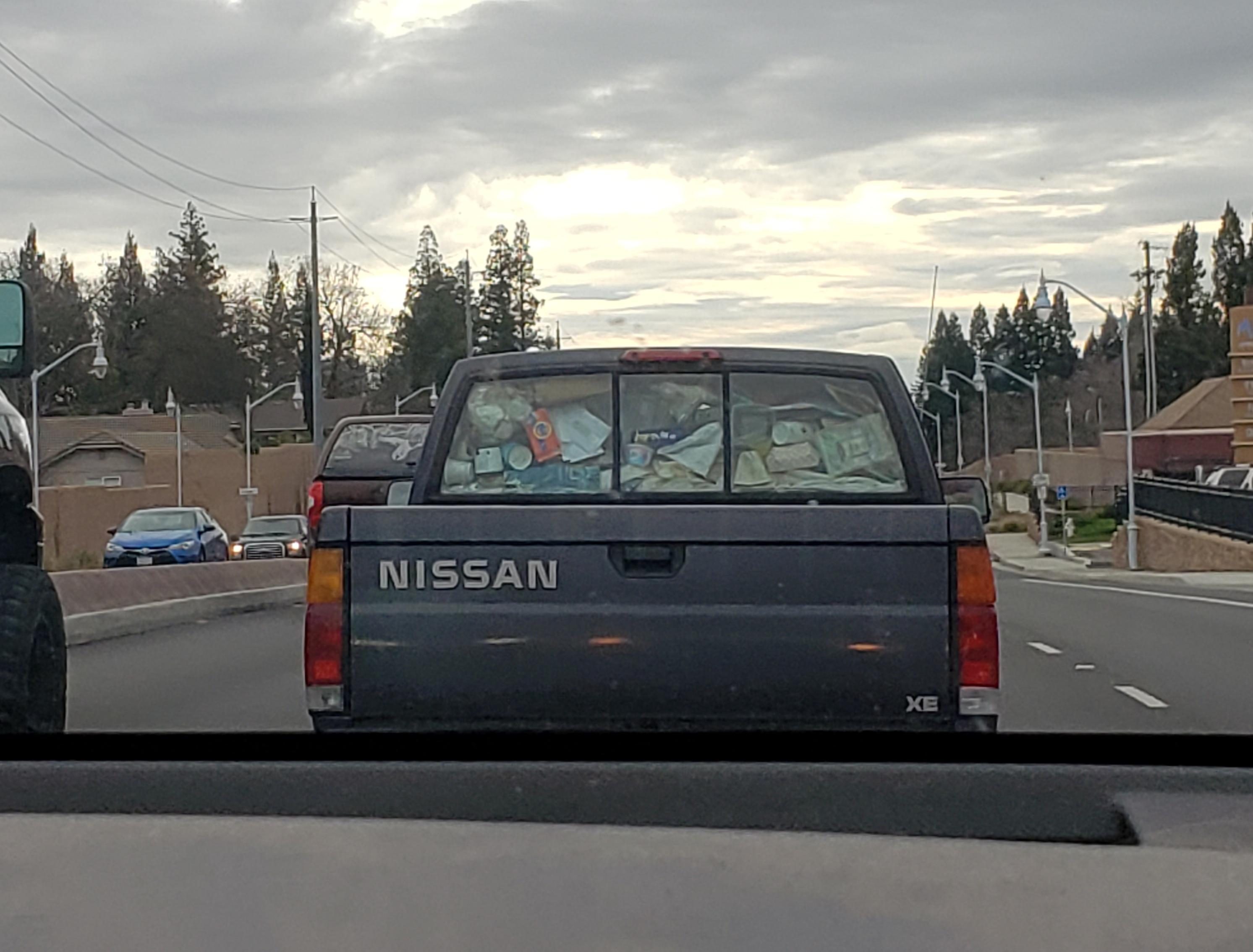 pickup truck - Nissan Xe