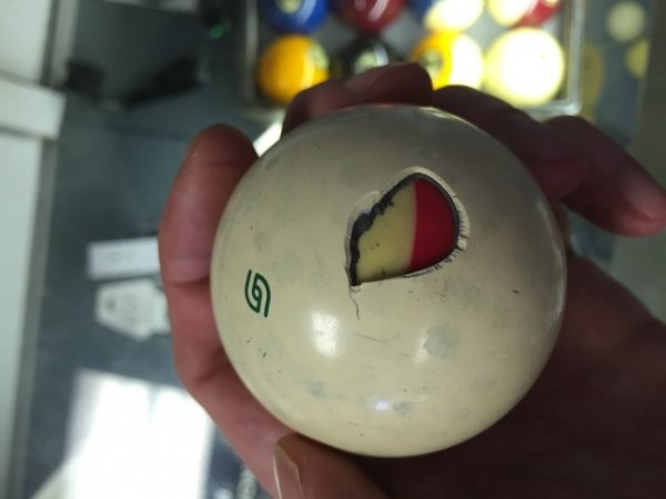 what's inside a pool ball