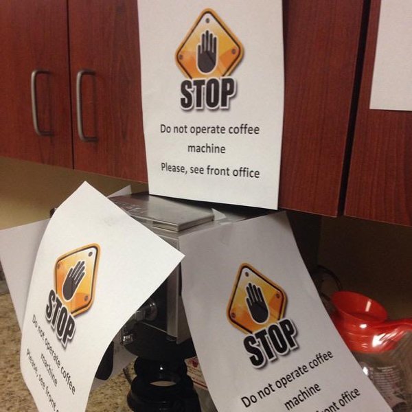 label - Stop Do not operate coffee machine Please, see front office Stop Do not operate coffee machine ont office