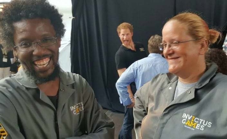 prince harry photobomb - Invictus Games