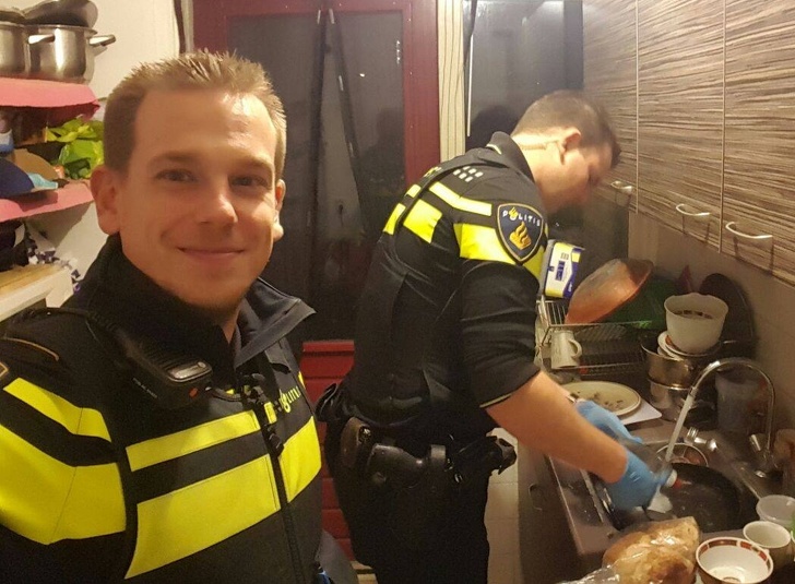 netherlands police officer